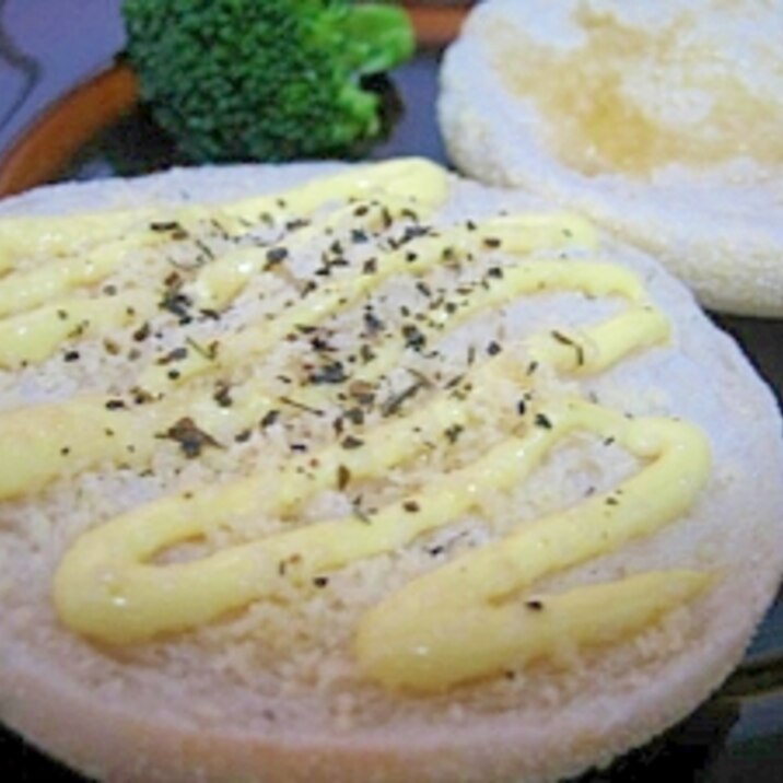 イングリッシュマフィンのマヨチーズトースト